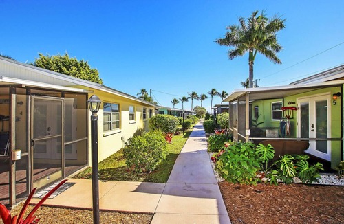 Captiva Cottage | Captiva Cottage #6 Bayfront 1 Bedroom /1 Bath Cottage
