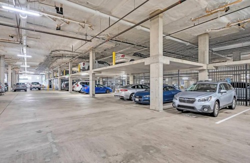 Second Ward Apartment | Carolina Horizon - Pool, City Views, Free Parking