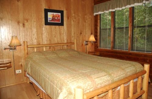 Fair Play Resort | Carolina Landing Camping Resort Deluxe Cabin 4