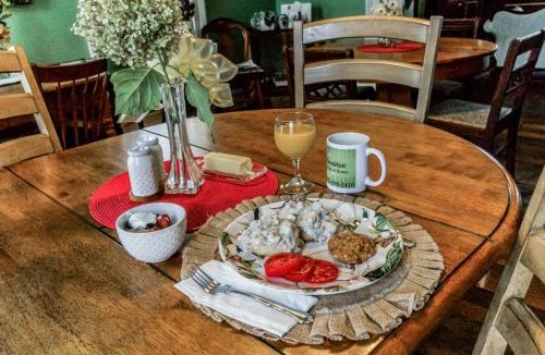 Glasgow House | Carroll Cottage at Main Street Bed & Breakfast