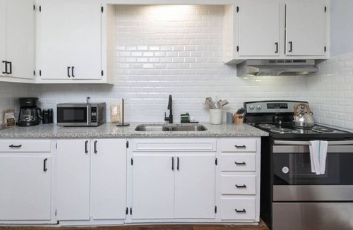 Forest Acres House | Carter Street Retreat | Pet Friendly | Sleeps 8