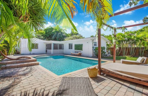 Parkside Villa | Casa Aloha Tropical Pool Beach 9 mins Games