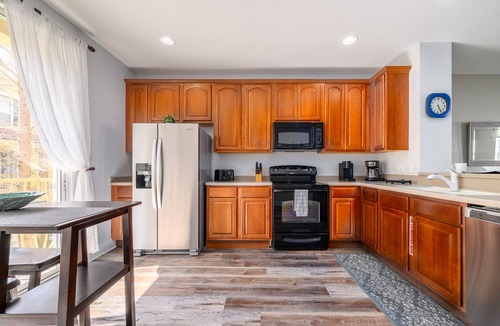 Florida Central Atlantic Coast Condo | Casa Bella at Vista Cay: 3 Bed, Sleeps 10, Long Stays Near Major Attractions