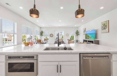 Long Bay Estates House | Casa Blanca Luna Showstopper Sea View Home