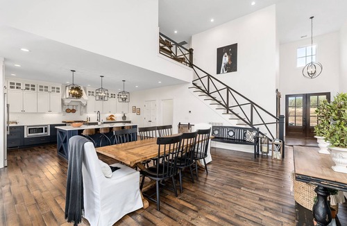 Smithville Ski Chalet | Casa Blanca, Overlooking Center Hill Lake (Dog-Friendly)