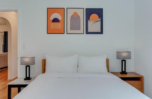 The Roads House | Casa de Jai- your Green Space near Brickell