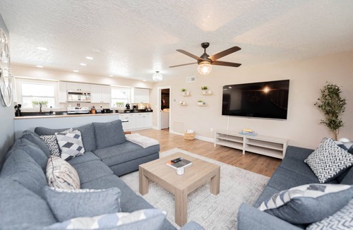 Fowlers House | Casa Espacio - Fun Family Pool Home w/Hot Tub & Game Room!