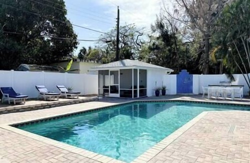 South Corals House | Casa Las Plumerias: Heated Pool - Spa - BBQ - 1/3 acre yard