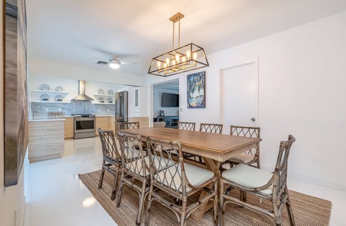 Garden Isles House | Casa Maria-3 Bedroom-2 Bath for 6 Guests-Waterfront-Heated Pool-Near Beaches