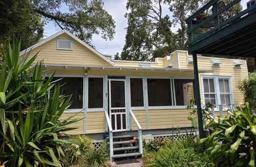 St. Augustine Cottage | Casa Tranquila, Walk Everywhere Sleeps 2, Comfy, Stylish, Parking, Uptown Area