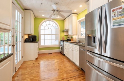 Old Town House | *CASA VICTORIA @ OLD TOWN* Historic 5BR Home & Pool + LAST KEY SERVICES.