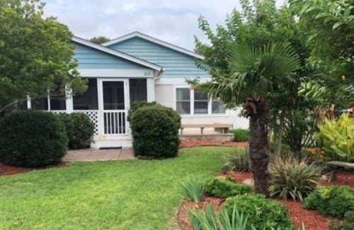 Kure Beach Villa | Castaway Cottage (3-Bedroom Villa) by RedAwning
