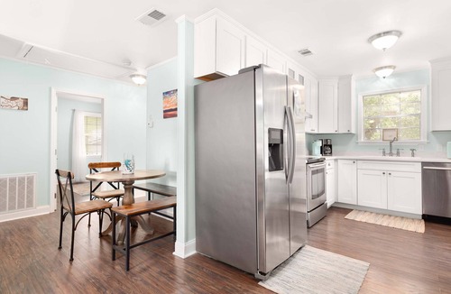 Savannah Beach House | Castaway Cottage | Easy Walk to Beach