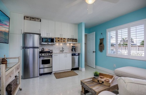 Ocean Shores House | Castaway Cottage – paradise at the beach!