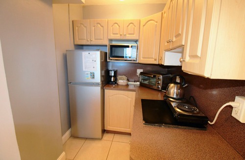 Mid Beach Condo | Castle 1131 Oceanfront condo with ocean view beach, pool, bar, tennis, gym, free parking and gym!