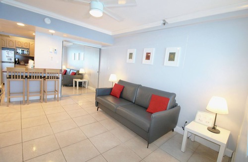 Mid Beach Condo | Castle 1131 Oceanfront condo with ocean view beach, pool, bar, tennis, gym, free parking and gym!