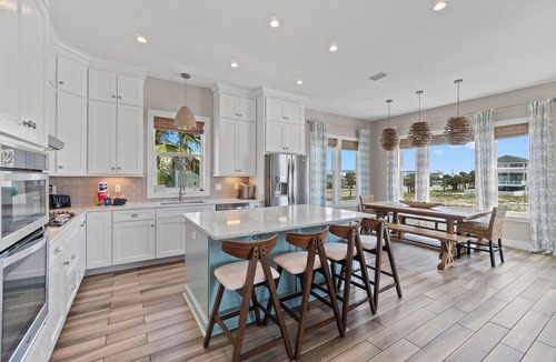 Villa Primera House | Castle de Playa 🌊 Gulf-View Estate w/Pool, Rooftop Deck + Elevator