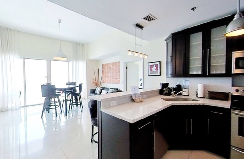 Mid Beach Condo | Castle PH3 Oceanfront Penthouse with Free parking, Gym and direct beach access!