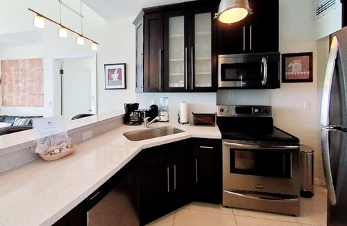 Mid Beach Condo | Castle PH3 Oceanfront Penthouse with Free parking, Gym and direct beach access!