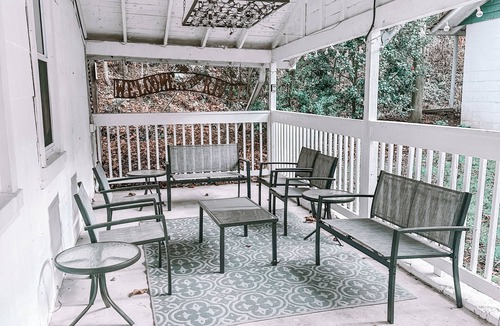 Sylva Cottage | Catch N Relax- River Access, Large Yard, Fiber Wifi, Fire Pit & Late Checkout!