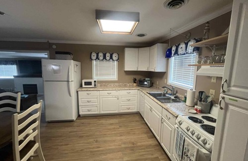 Dandridge House | Cedar Cove Hideaway -2 bd, 2 ba on Douglas Lake- Pet friendly with dock