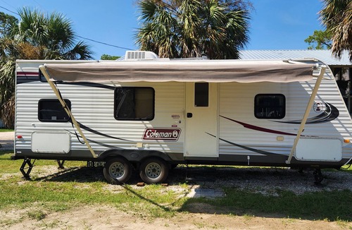 Salem House | Cedar Island Canal Front Cute RV with Boat Slip, Fishing, Scalloping & Crabbing