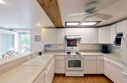 Cedar Key House | Cedar Key Estate Home Island Hoping, Kayak, Fish, Birding, Beach