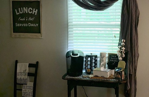 Dowelltown House | Centerhill Lake Indian Creek Getaway
