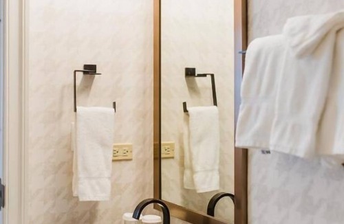 Charlotte Center City Hotel | Central Charlotte Lodging Near Transit, Dining & Entertainment
