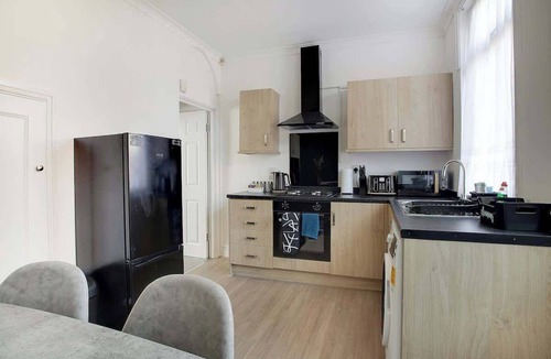 Darlington House | Central Darlington Sleeps 5 For Work or Leisure