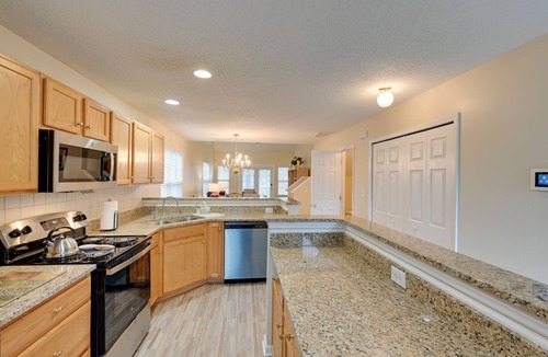 Greensboro House | Central Greensboro Townhome + Pool Access!