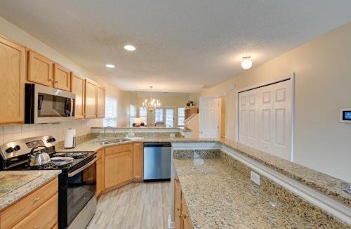Greensboro House | Central Greensboro Townhome + Pool Access!