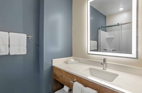 Trailer Estates Hotel | Central Location: Comfort & Convenience for Long Stays