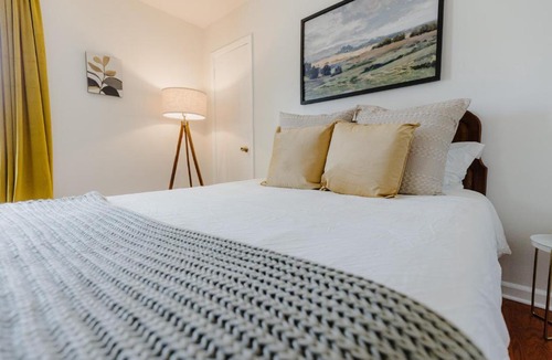 Midtown Apartment | Centrally Located 2BR Overton Square Unit 2 Fast WiFi Free Parking Yes Pets