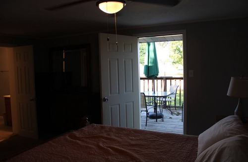 Owensboro House | Centrally located 3 bdrm 2 bath quaint house with a yard. Pet friendly.