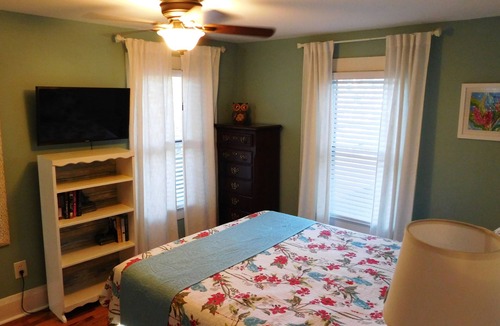 Old Seminole Heights House | Centrally Located; Busch Gardens Ybor Medical USF Sports Conventions Hard Rock