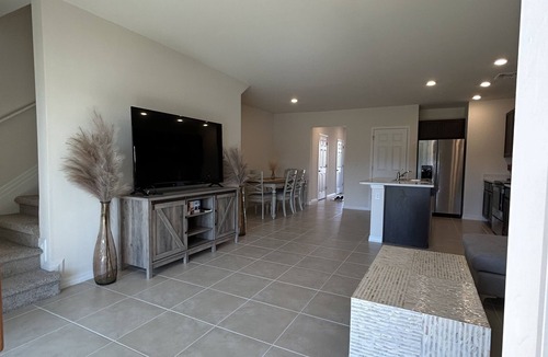 Naples Condo | Centrally Located Cozy Condo