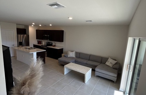 Naples Condo | Centrally Located Cozy Condo