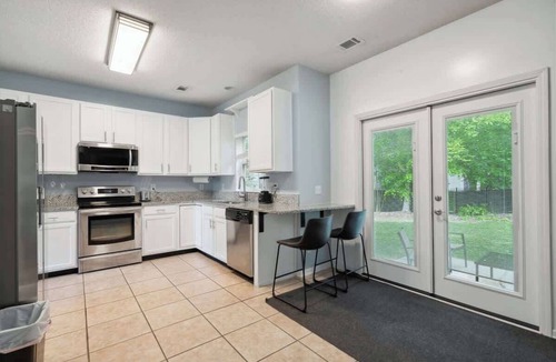 Charlotte House | Centrally located quiet home LARGE YARD 3 bedrooms