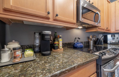 Hyde Park House | Centrally Located SOHO Retreat Walkable to UT & Dining