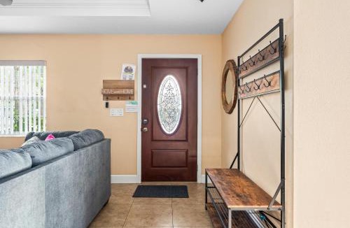 Tampa House | Channel Side,Down Town Tampa ,Ybor Palmetto Beach with pickle ball court