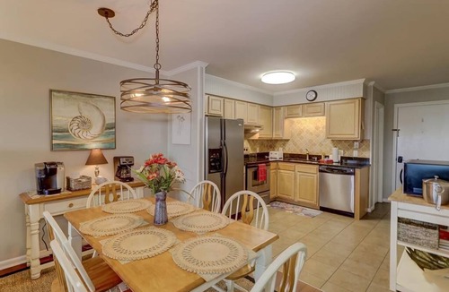 Isle of Palms Condo | Charleston Charm - Coastal Decor, Pool & Pier Access, Across from beach! - 309C Oceanside