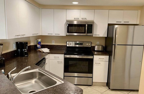 Weston Apartment | Charming 1-bedroom apartment with WiFi and fitness room in welcoming Weston
