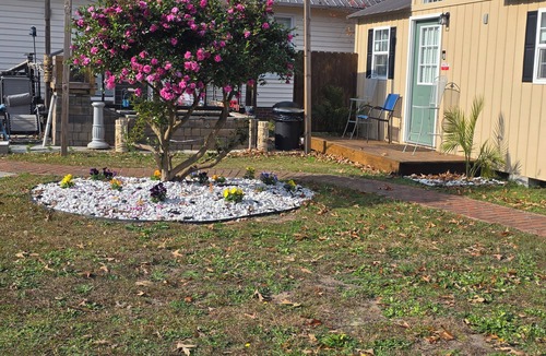 Florence Cabin | Charming 1-bedroom cabin in welcoming Florence with AC and heating