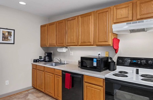Florence House | Charming 1-bedroom house in fabulous Florence Alabama