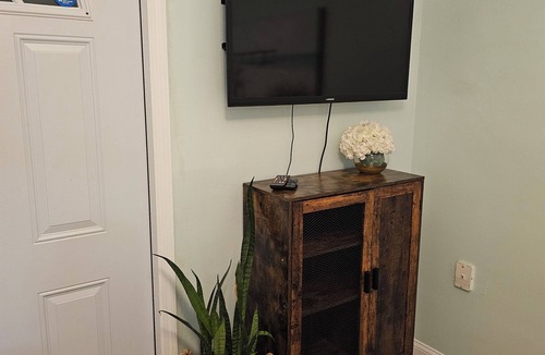 Sunrise House | Charming 1-bedroom house with WiFi, AC in beautiful Sunrise