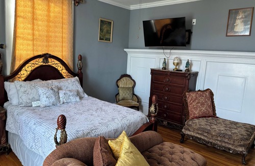 Anderson Bed & Breakfast | Charming 1850 antebellum B&B, minutes from Anderson University and Clemson.