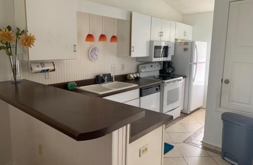 Northwest Pensacola House | Charming 2 bdr 1 bath home fenced byard N Pensacola Pet Friendly Close to bases