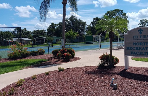 Jacarandas Cottage | Charming 2-bedroom cottage in enjoyable North Fort Myers with AC, WiFi