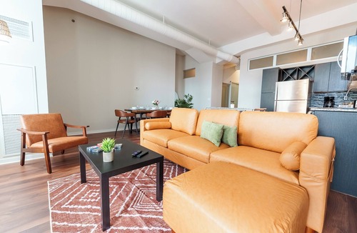 Central Business District Apartment | Charming 2-Bedroom Apartment with AC in peaceful Cincinnati